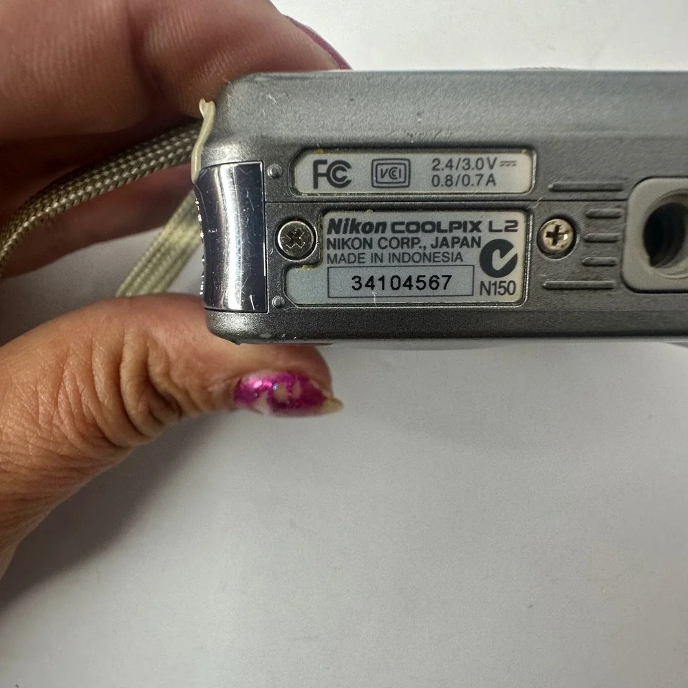 Nikon Coolpix L2 Silver 6.0MP Digital Camera 3x Optical Zoom Tested Boxed